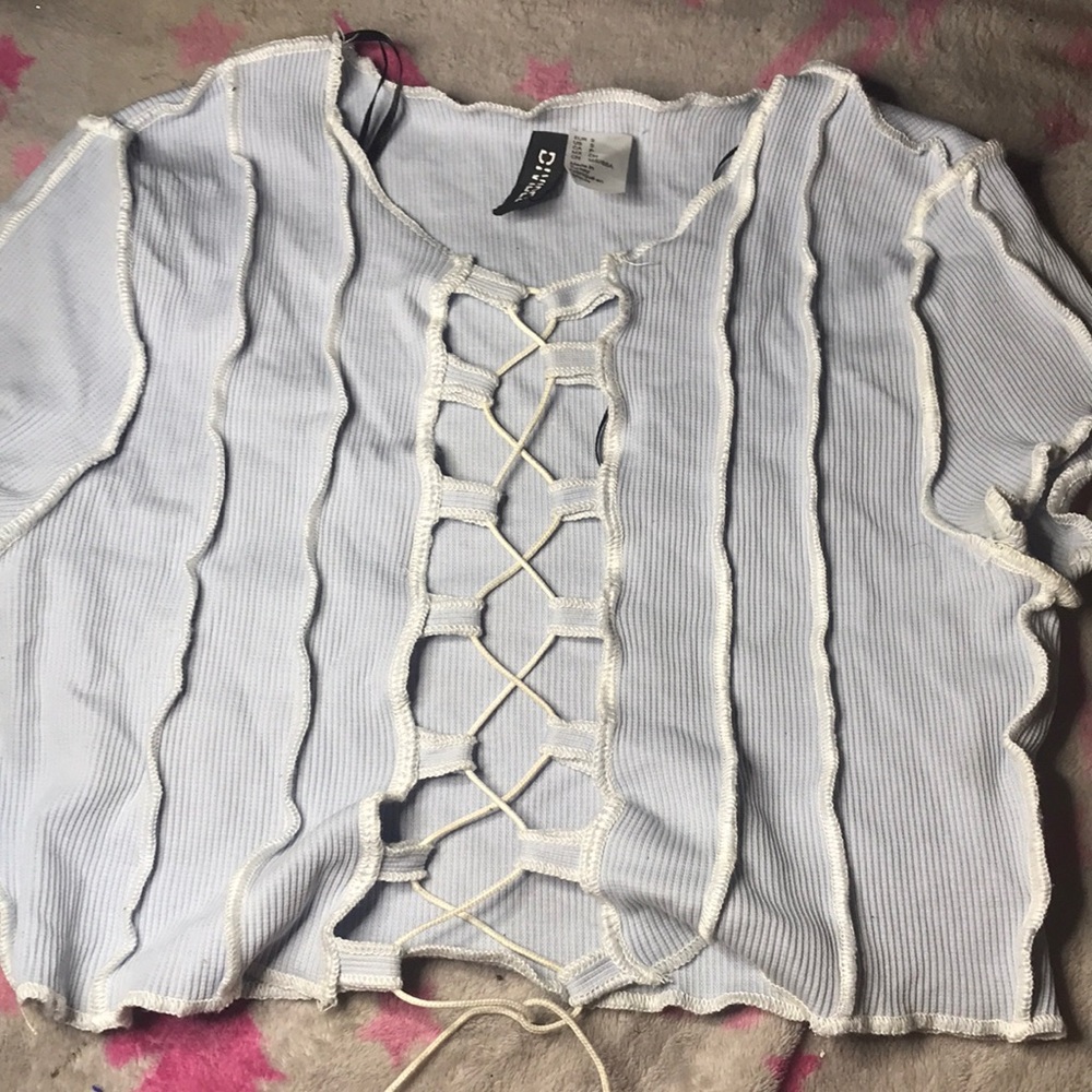 BLUE LACED DETAILED CROP TOP.